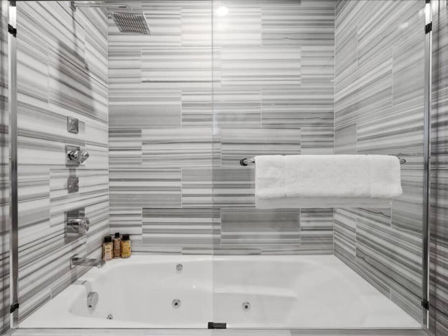 פיטסבורג Cozysuites Dream 1Br, Ppg Paints Arena, Pitts מראה חיצוני תמונה